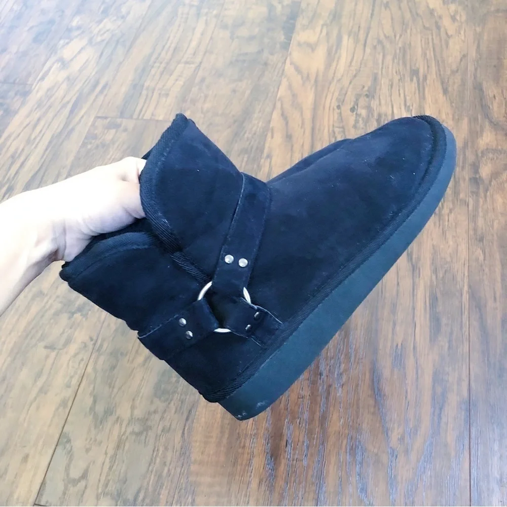 Arizona • faux shearling ankle booties black suede fur harness short low Y2K